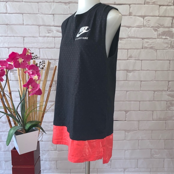 Nike Women's International Muscle Top Black - Picture 7 of 8
